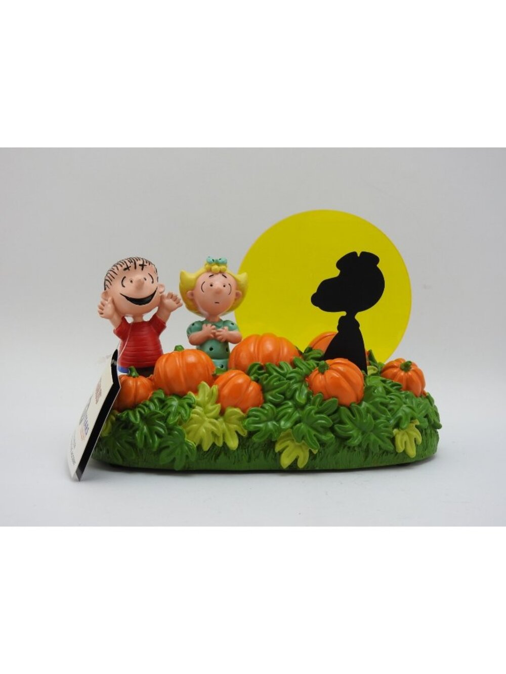 Peanuts Great Pumpkin Charlie Brown Light Up Moon Resin Halloween Figure 7.5"